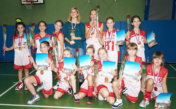 Девушки 2009: победа на турнире в Октябрьском